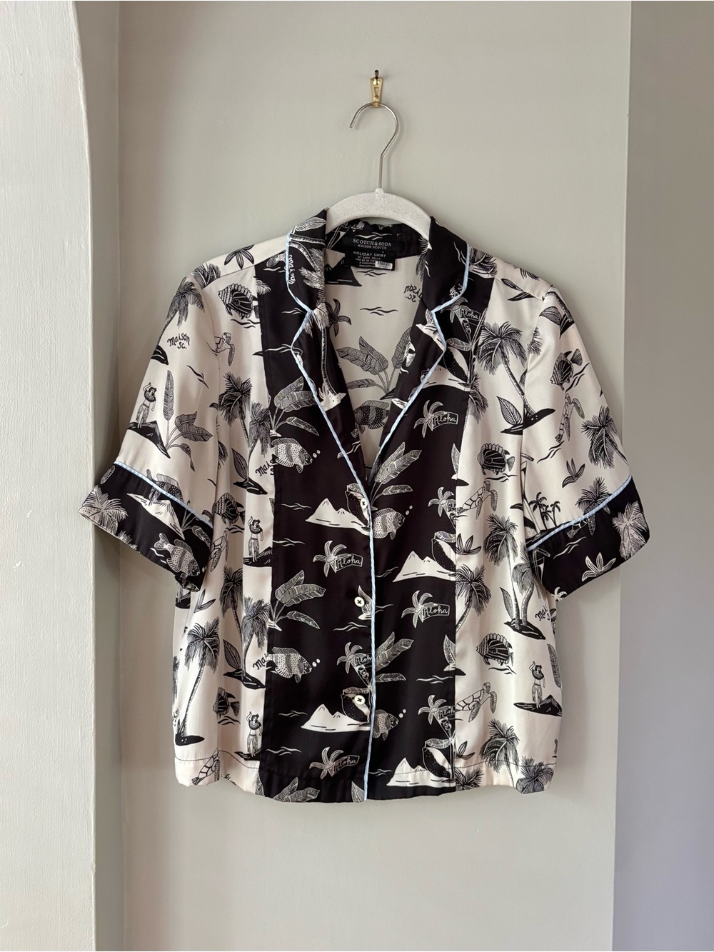 The Holiday Shirt, Size S